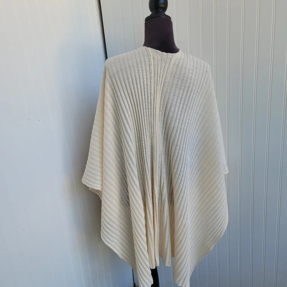 Kenneth Cole New York Women Beige Tan Poncho Open Front Cardigan Acrylic OS - Picture 5 of 11